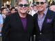 Elton John freut sich riesig &uuml;ber Strampler