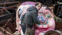 Was macht der rosa Kopf im Bild?