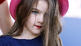 Suri Cruise mit knallrotem Lippenstift