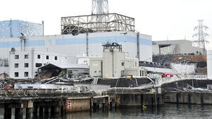 Katastrophengebiet Fukushima: Tag für Tag weiter zusätzlich 200 bis 500 Tonnen Grundwasser in die Reaktorgebäude.