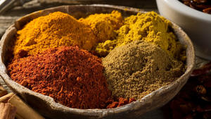 Warum Curry und Zimt schlank machen