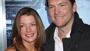 Sam Worthington zeigt seine Freundin