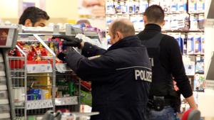 Handgranate in Spielzeugabteilung