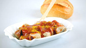 Currywurst mit selbst gemachter Currysauce