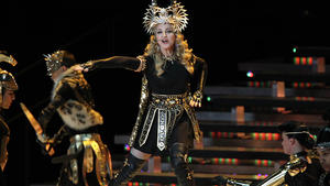 Trotz Mega-Bammel: Madonna begeistert Millionen beim Super Bowl Trotz Mega-Bammel: Madonna begeistert Millionen beim Super Bowl