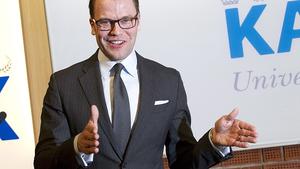 Der stolze Papa bei der Pressekonferenz im Krankenhaus