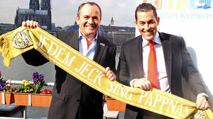 Goldener Mottoschal bringt 55.555 Euro