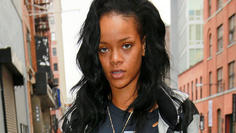 Rihanna trägt 'Used-Look' im Gesicht