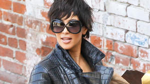Kim Kardashian trägt frechen Pixie-Cut
