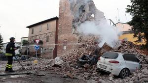 Starkes Erdbeben ersch&uuml;ttert Italien