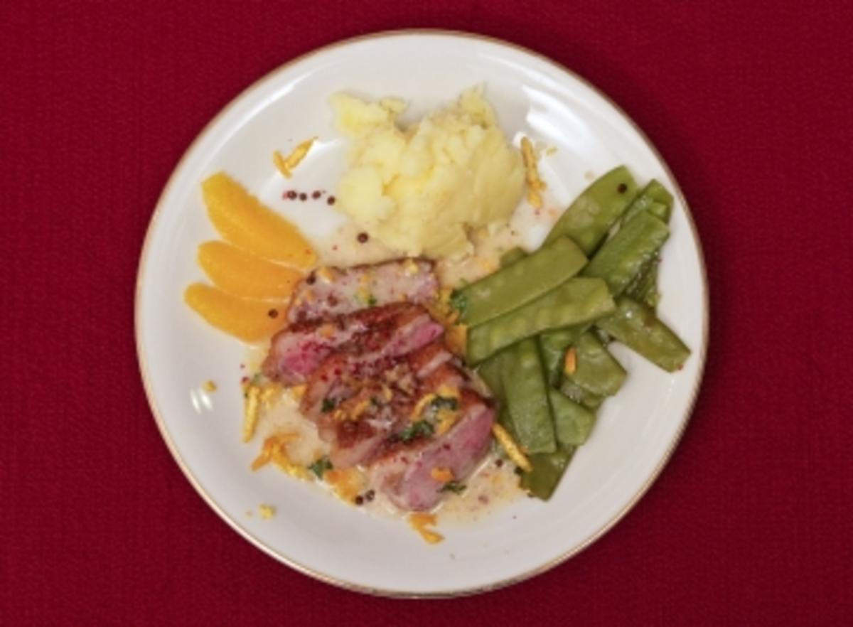 Rezept: Entenbrust mit Orangen-Minz-Soße an Erbsenschoten mit Kartoffelmus (Petra Nadolny)