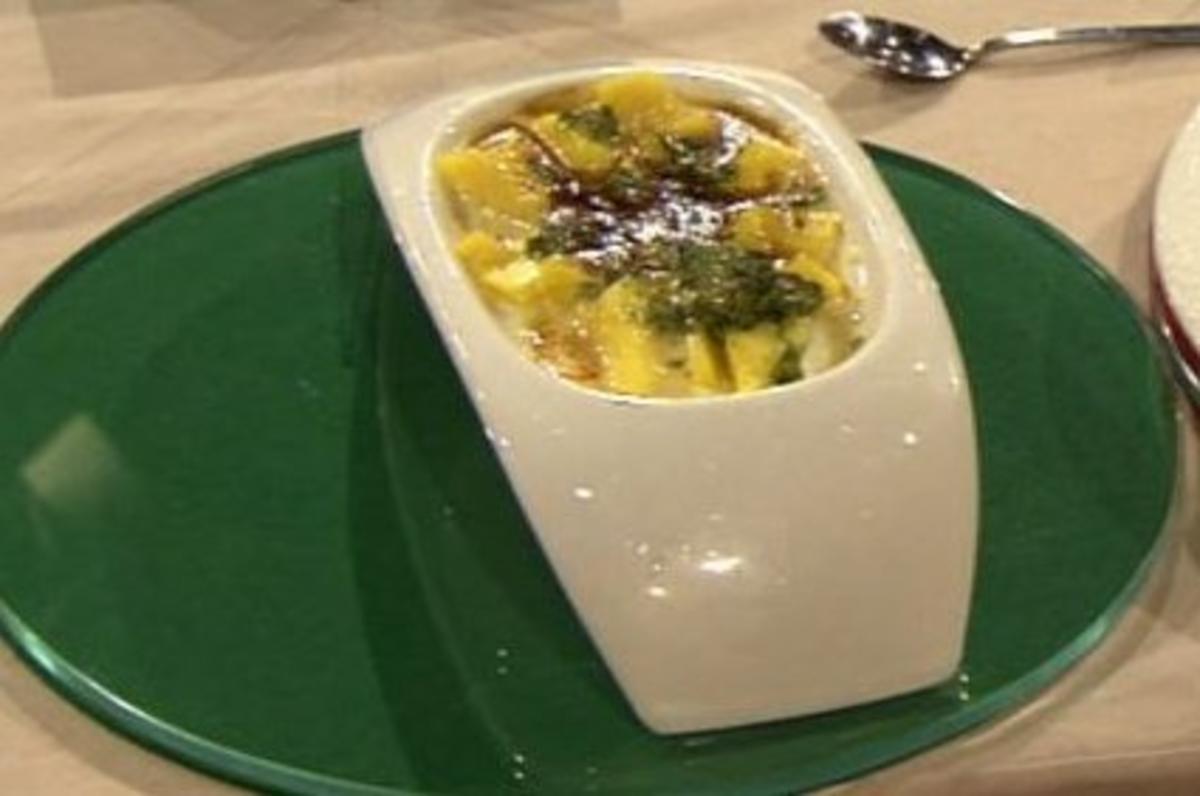 Rezept mit Bild: Quark-Limettencrème mit Ananas und Minzpesto 