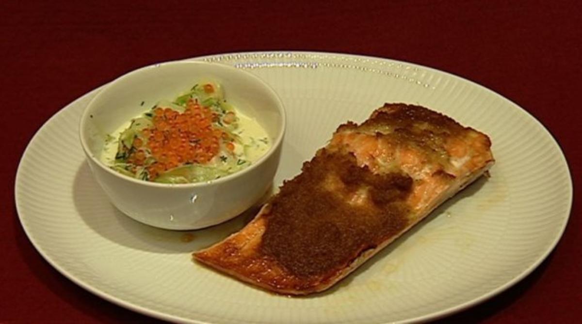 Rezept: Rosa Räuber an Gurkentagliatelle - Lachs mit Gurkensalat (Silvia Laubenbacher)