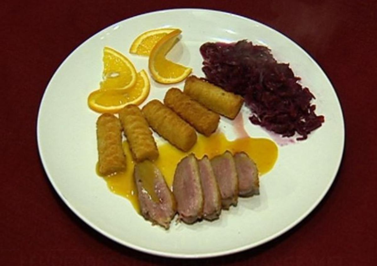 Rezept mit Bild: Entenbrust à l’Orange mit Apfelrotkohl und Kroketten (Harry Wijnvoord)