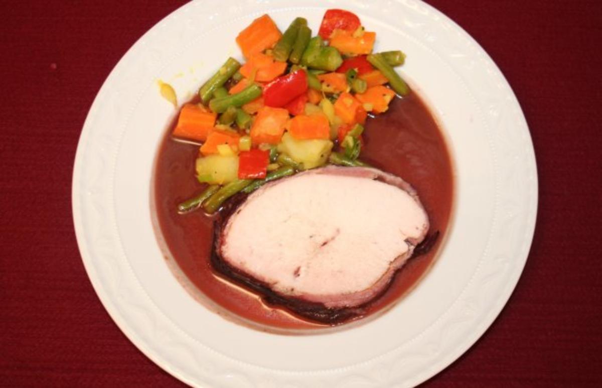 Rezept: Putenbraten mit Yataklete Kilkil auf Orangen-Cranberry-Soße