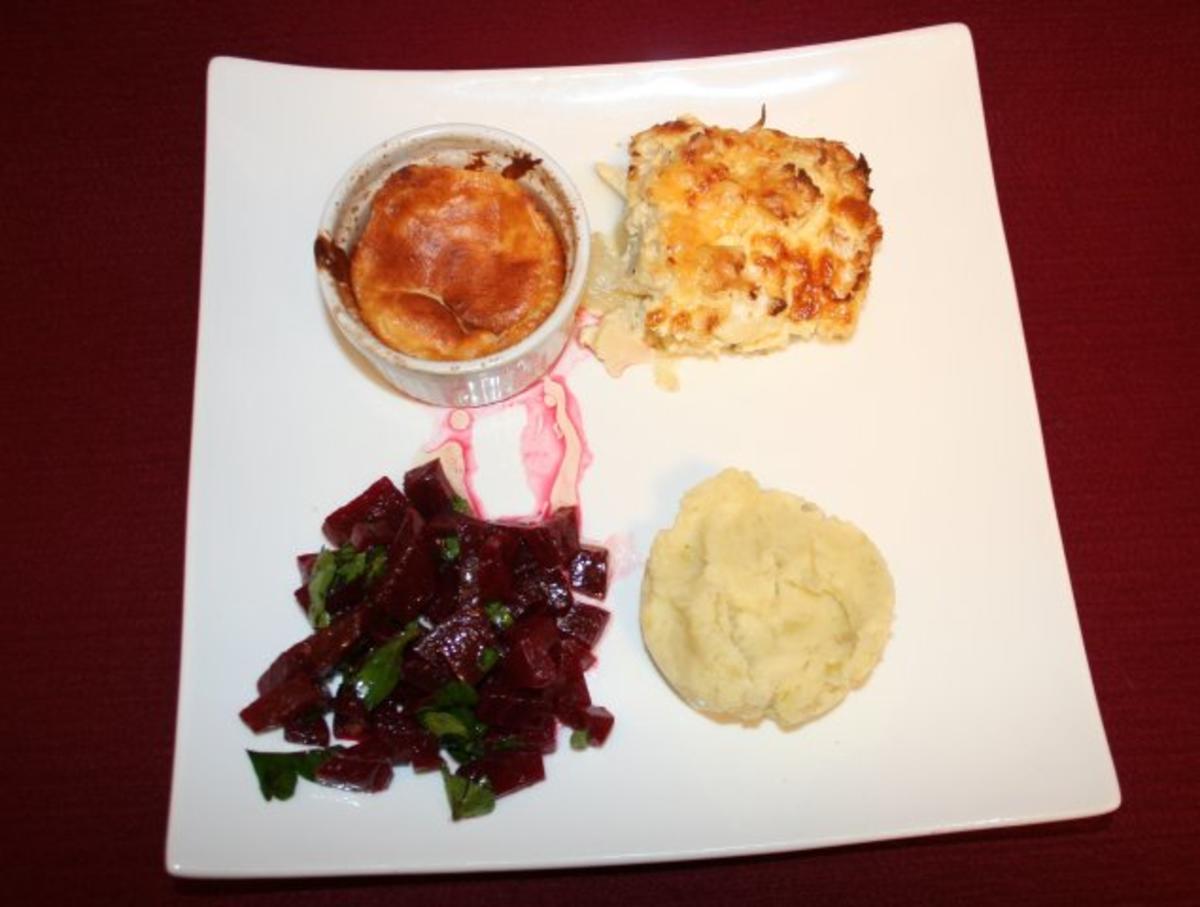 Rezept: Käse-Soufflé mit Rote-Bete-Salat, Kartoffelstampf und Blumenkohl-Fenchel-Gratin