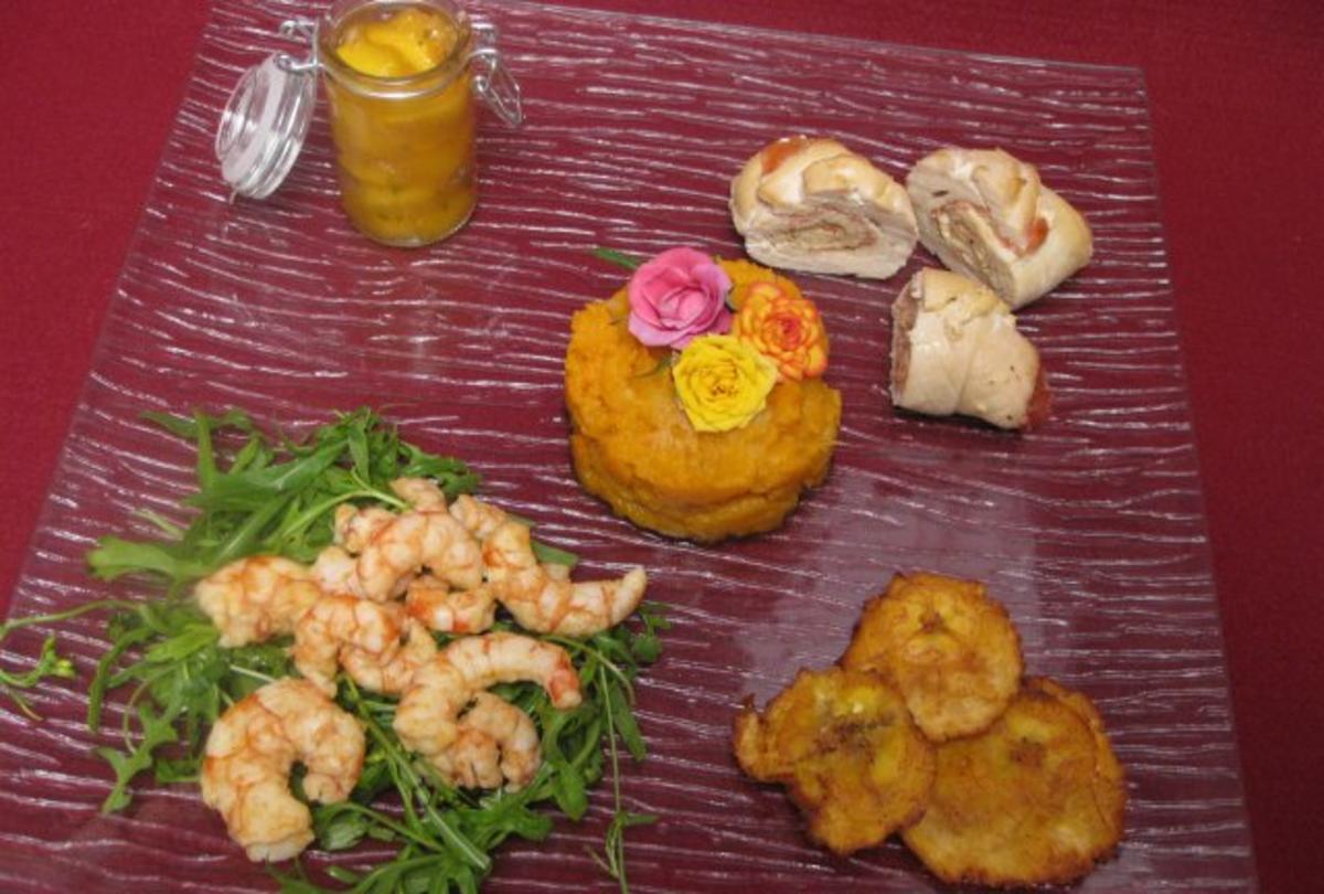 Rezept mit Bild: 21.02. Julia: Saludos de Santo Domingo - Hühnerröllchen, Gambas, gebratene Bananen und Süßkartoffelpüree