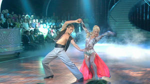 J&ouml;rn Schl&ouml;nvoigt tanzt den Paso Doble  
