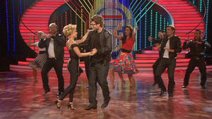 Sylvie und Daniel tanzen zum Grease-Medley